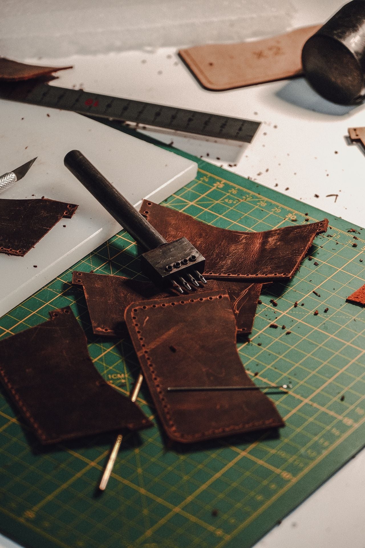 Premium Handcrafted Full-Grain Leather Riding Saddle