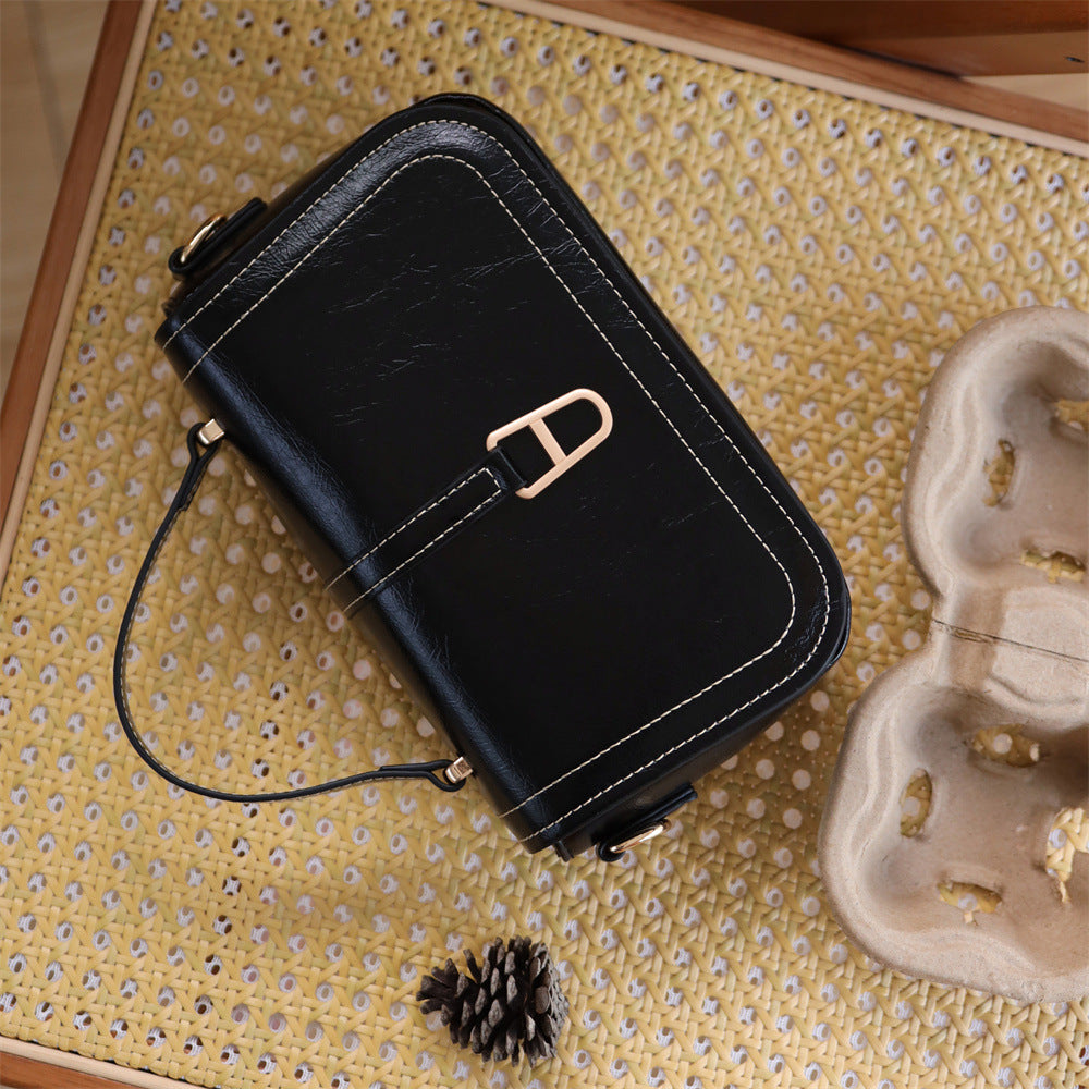 2026 New Fall Arrival Soft Leather Crossbody Flip-top Shoulder Bag